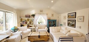 Smart TV, fireplace, DVD player, books