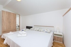 2 bedrooms, free WiFi, bed sheets, wheelchair access