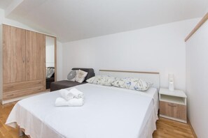 2 chambres, Wi-Fi gratuit, draps fournis