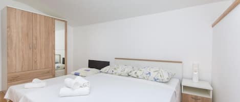 2 bedrooms, free WiFi, bed sheets