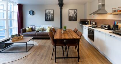 Charming & Comfy Apartment | Great Location!
