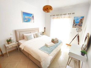 1 chambre, coffres-forts dans les chambres, fer et planche à repasser