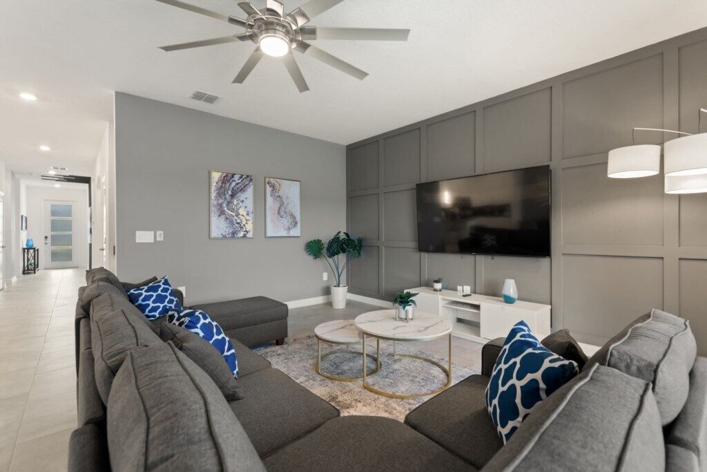Luxury 6 Bedroom 5 Bathroom Gated Resort Villa Close to Disney