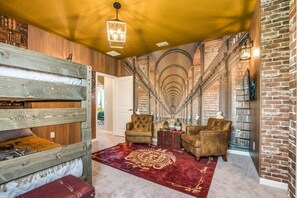 15 habitaciones, tabla de planchar con plancha, wifi y ropa de cama 