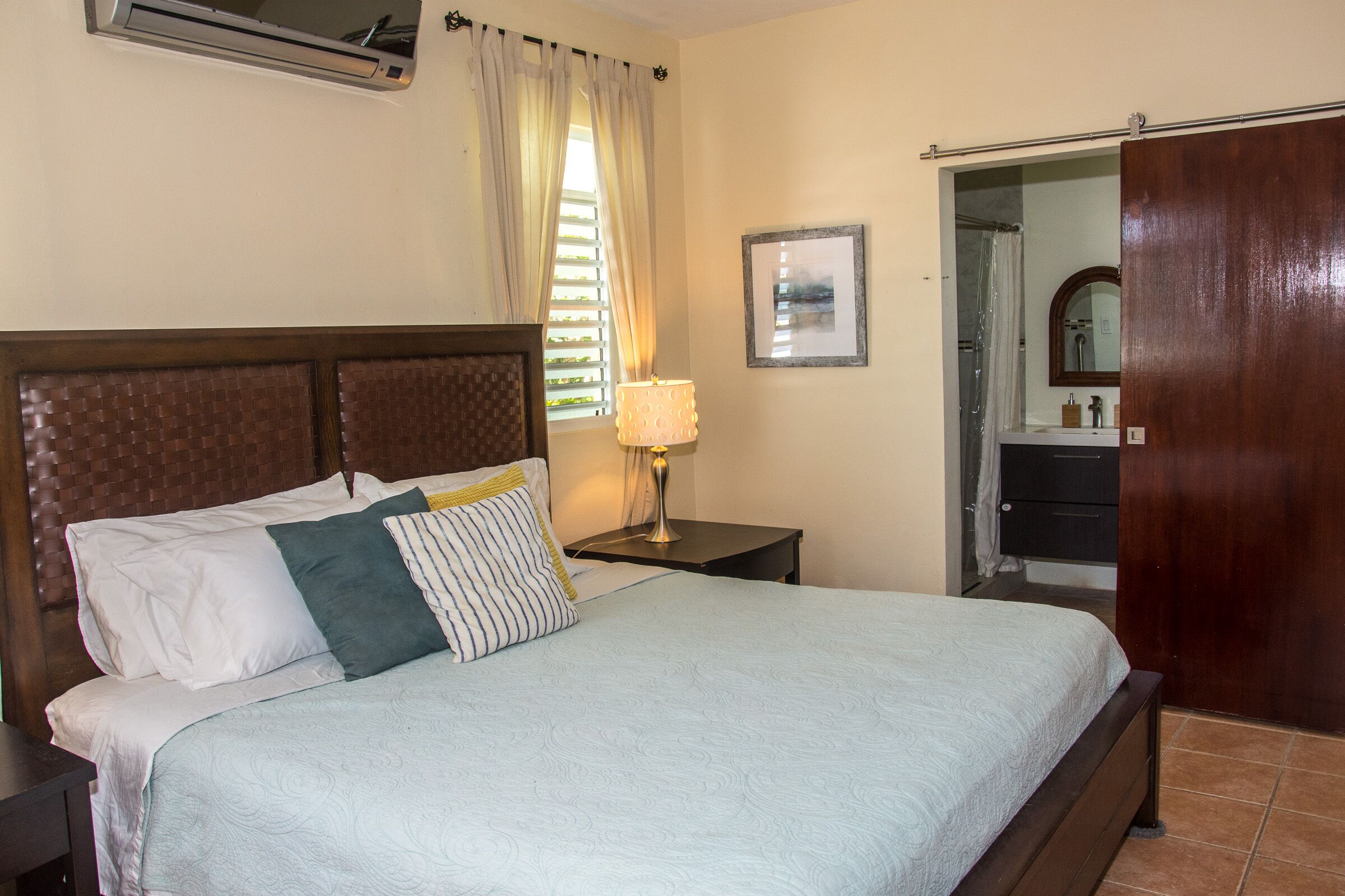 2 多间卧室、熨斗/熨衣板、免费 WiFi、床单