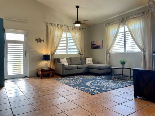 Family time, 5 minute walk from main walkway to restaurants and beach!