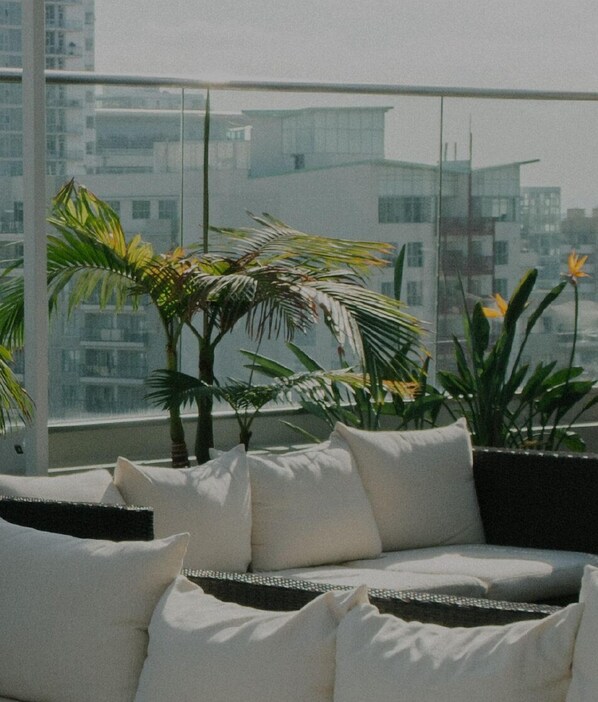 Property grounds - Classic FiDi Studio w/ Gym & Doorman, nr Freedom Tower, by Blueground (Downtown)