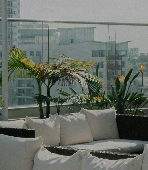 Property grounds - Premium FiDi Studio w/ Gym & Doorman, nr Freedom Tower, by Blueground (Downtown)