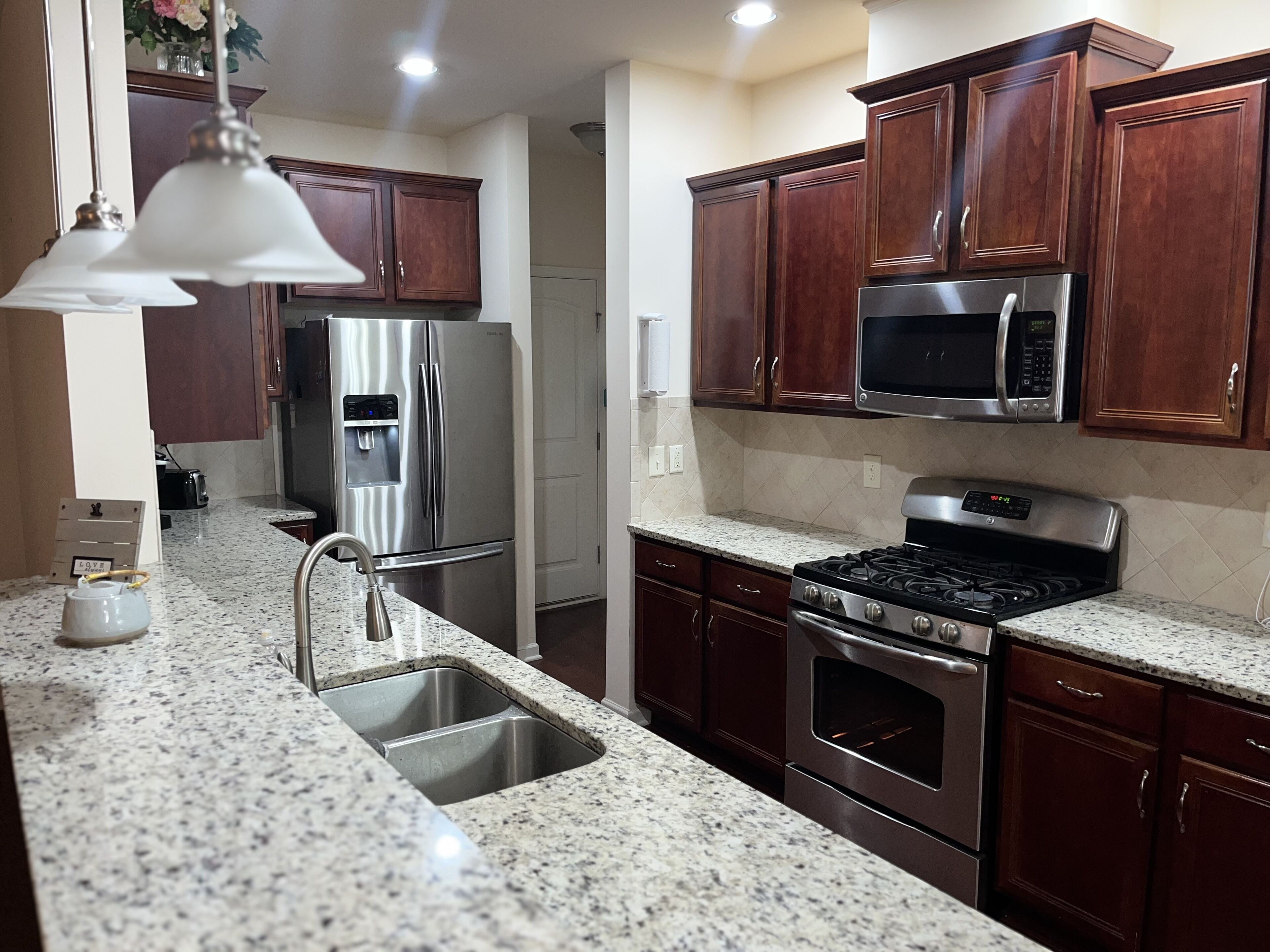 NEW! Beautiful Spacious Cozy 4bd 2.5br 