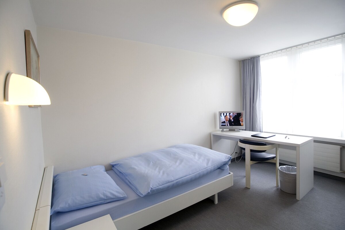 Standard Single Room | Premium bedding, down duvets, in-room safe, desk