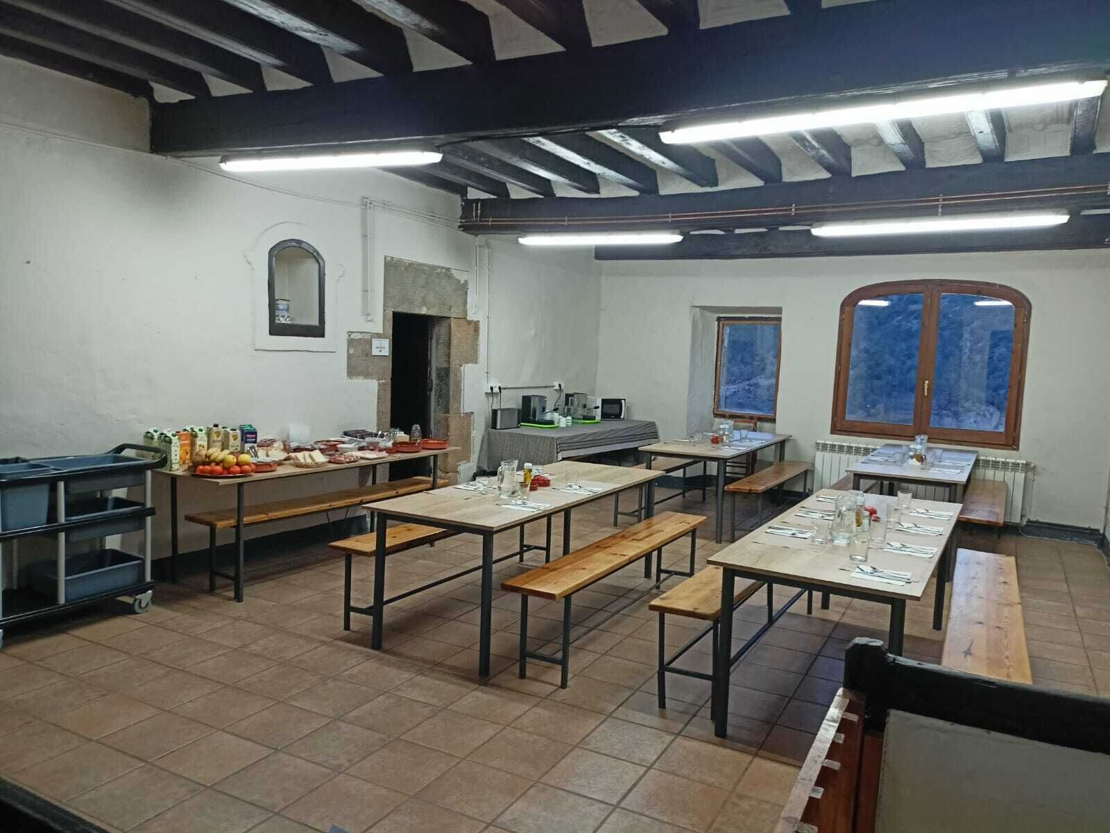 Sarapan Eropah setiap hari (EUR 7.5 seorang) 