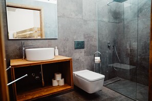Quadruple Room (Pedró dels 4 batlles) | Bathroom - Cases Altes de Posada (Navès)