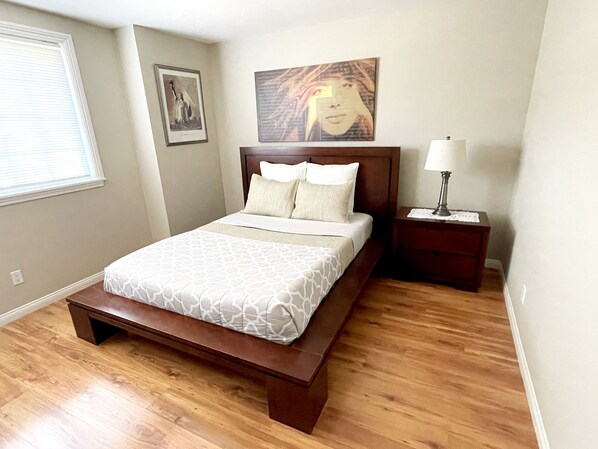 3 bedrooms, desk, iron/ironing board, travel cot