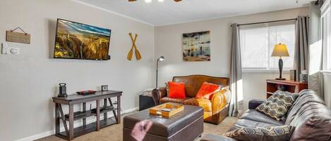 Een smart-tv en een kantoor