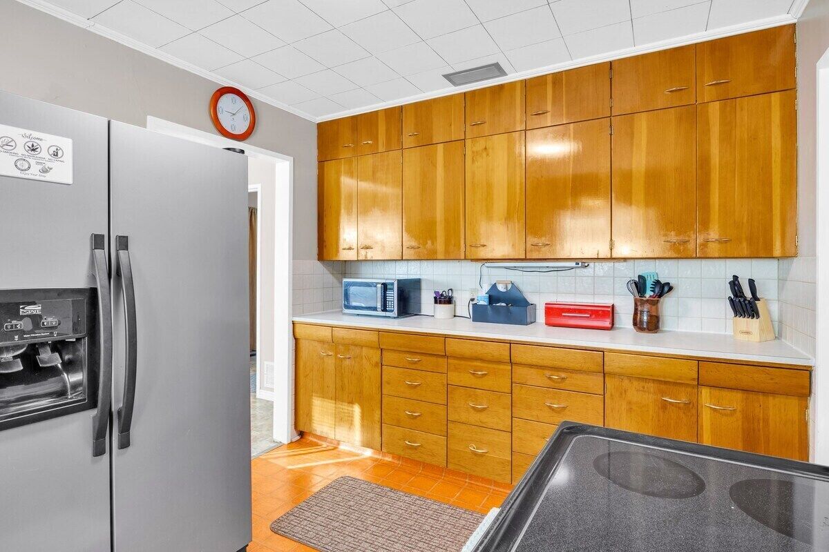 冰箱、微波炉、烤箱、炉灶