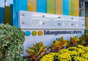 Exterior detail - SEAGLASS TOWER MYRTLE BEACH 7 NTS MAR.10-17,2024 DELUXE-OCEANFRONT ONE BDRM (Myrtle Beach)