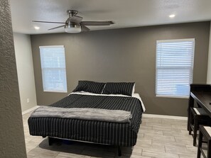 4 عدّة غرف نوم ومكتب وواي فاي