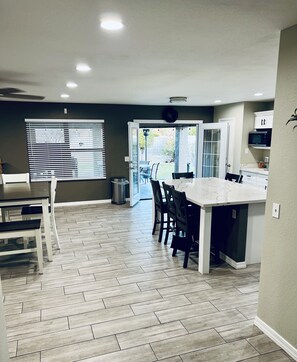 تناول الطعام