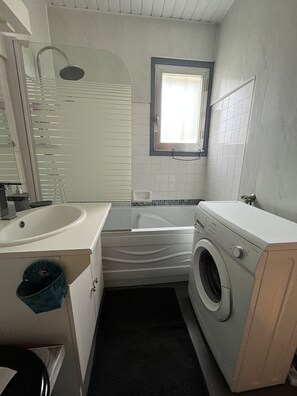 Bathroom - Appartement Centre Ville et Commerces Entre Terre et Mer (Lannion)