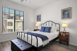 Apartment | Bed sheets - Cozy Suites Glendale (Glendale)