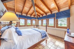 4 bedrooms, iron/ironing board, travel cot, WiFi - MOLINER PREMIUM VILLA Your Home 10min by car to the beach, Your home just a few minutes by car from (Pollença)