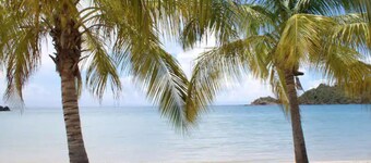 2 min Walk from Beach Luxury Waterfront Villa South Finger Jolly Harbour 