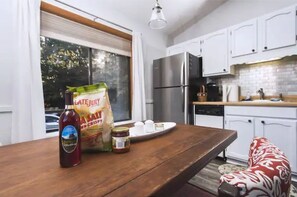 Fridge, microwave, dishwasher, cookware/dishes/utensils