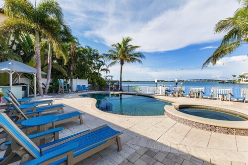 Waterfront, Pool&Spa, Golf Cart