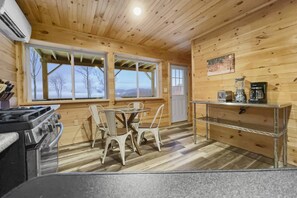 House (Misty View) | Private kitchen | Full-size fridge, microwave, oven, stovetop - Misty View (Rumney)