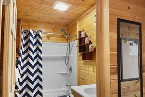 House (Misty View) | Bathroom - Misty View (Rumney)