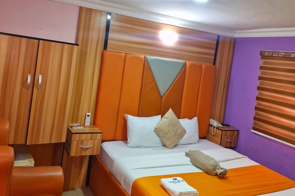 Executive Room | Tempur-Pedic beds, desk, blackout drapes, WiFi (free)