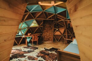 Studio Deluks, 1 kamar tidur, di pinggir kolam renang | Seprai linen