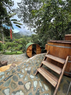 Outdoor spa tub