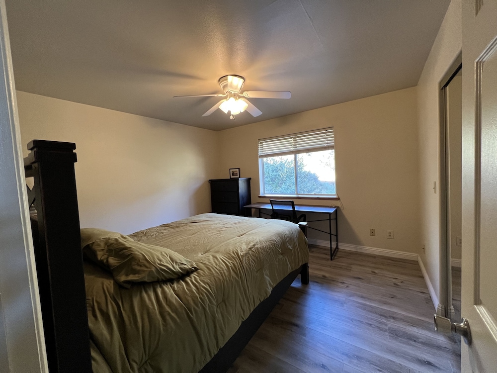 Private Cabin located directly across Park Frazier Park Vrbo