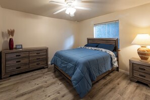 2 makuuhuonetta, silitysrauta/-lauta, ilmainen Wi-Fi, vuodevaatteet