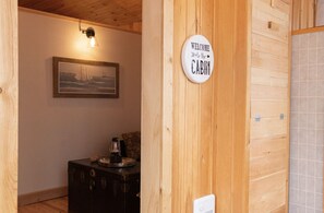 Interior - C5 - Cozy Lakeside Cottage in Temiskaming Shores  (Cobalt)