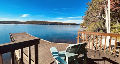 Cheerful 4 Bedroom Lakefront Cottage+Guest House Near Algonquin Park