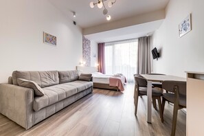 Deluxe Studio | Soundproofing, free WiFi - KORA APARTMENTS (Prague)