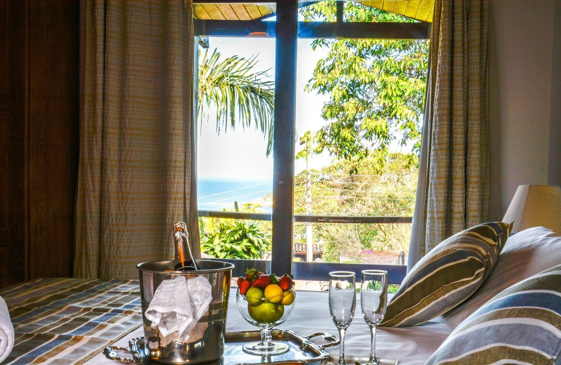 Suite Albatroz | 1 bedroom, Egyptian cotton sheets, premium bedding, minibar