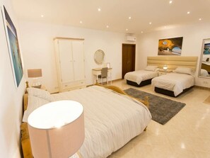 10 chambres, Wi-Fi gratuit, draps fournis
