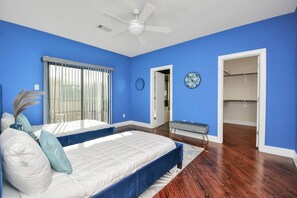 3 habitaciones, tabla de planchar con plancha, wifi y ropa de cama 