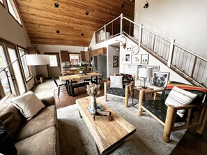 Smart TV, fireplace, video games, DVD player - Cleveland Cabin with Mountain Views & Lake Access (Rexford)
