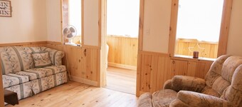 C7 - Cozy Lakeside Cottage in Temiskaming Shores