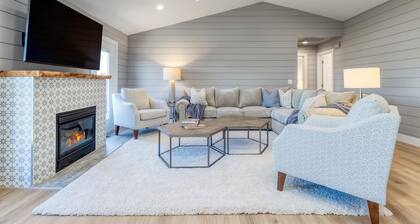 Newly remodeled, sleeps 6, with private backyard! Close to Walla Walla, WA