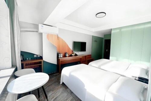 Jinyi Business Hotel