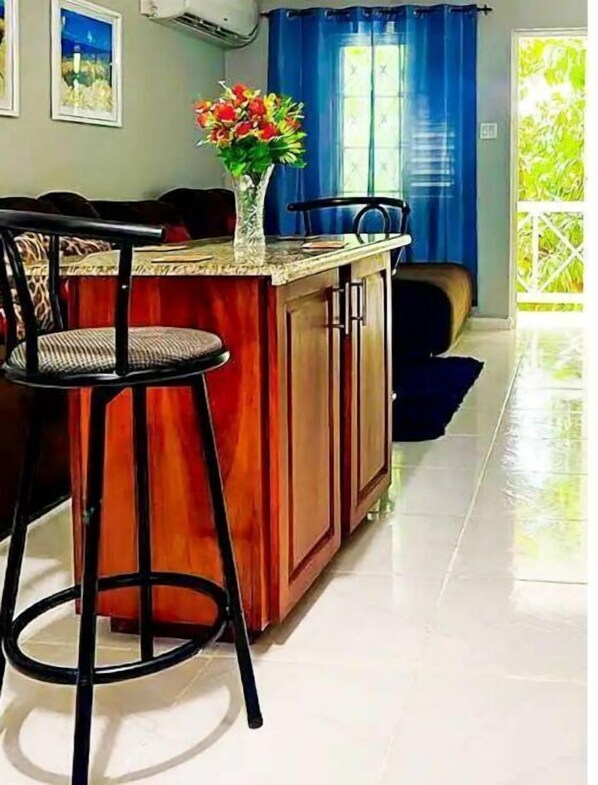 Dining - Uptown Kingston, 2BR, Gated, A/C, Wi-Fi, Spacious (Kingston 10)