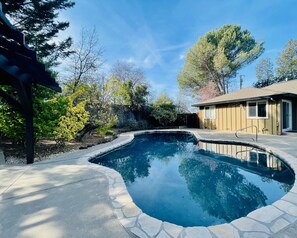 Piscine extérieure, piscine chauffée