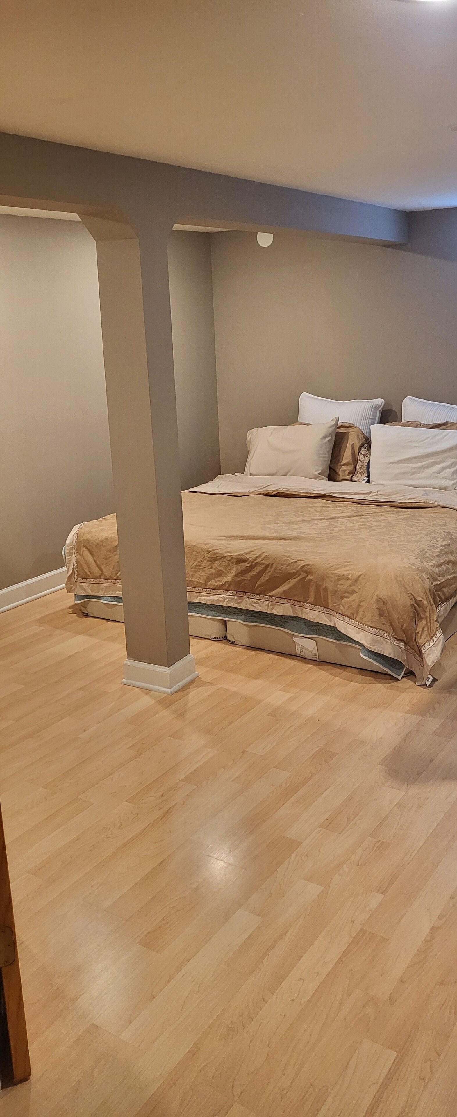 1 bedroom, travel crib, free WiFi, bed sheets