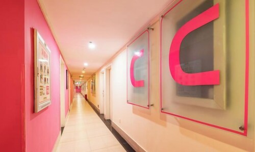 100 Hotel (Guangzhou Panyu Shiqiao Metro Station)
