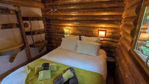2 bedrooms, iron/ironing board, travel crib, free WiFi